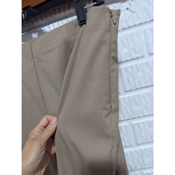 Coldwater Creek Women's Tan Solid Holly Fit Size Zip Flat Front Pants Size 10P - Picture 3 of 8